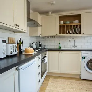 Quiet Close To Quays/docks Gloucester